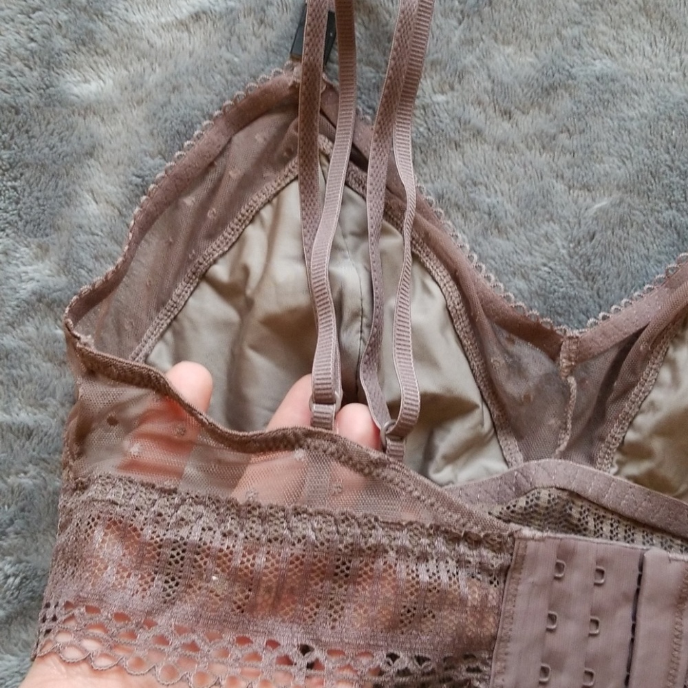 Victoria's Secret lace dot and mesh bralette - Picture 5 of 5